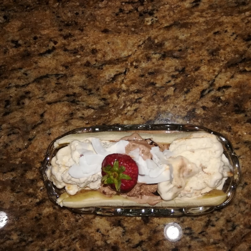 Banana Split Glass Plates - Picture 3 of 8